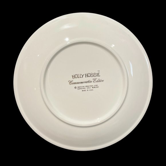 Vintage Holly Hobbie Commemorative Christmas Collectible Plate  "Happy Memories - Picture 2 of 2